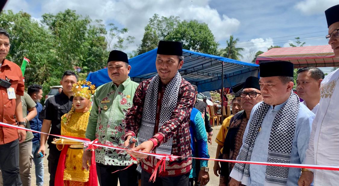 Edi Purwanto Hadiri Peresmian Masjid Raya Baiturahim Rantau Keloyang