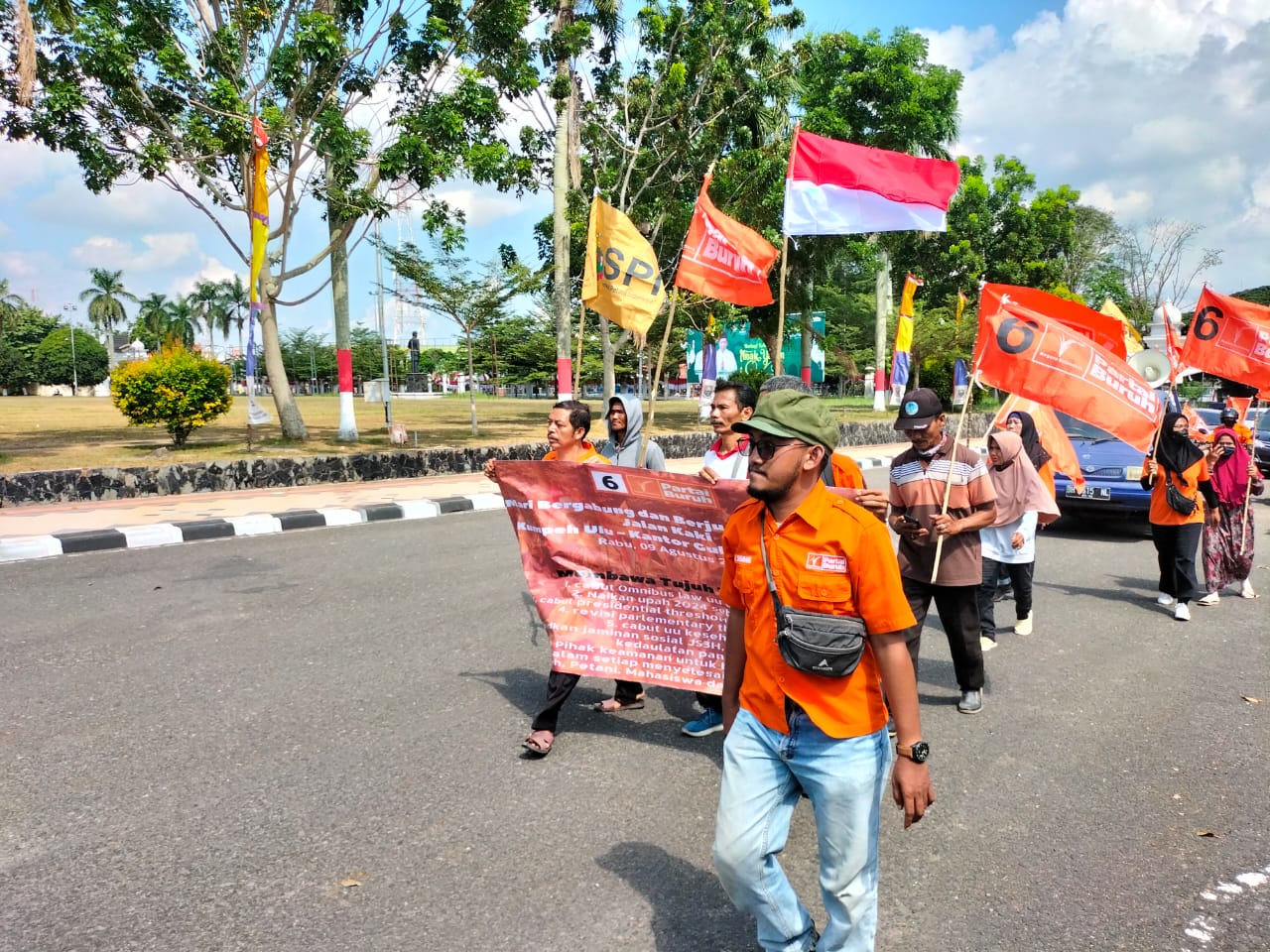 Jalan Kaki Usung Tujuh Tuntutan