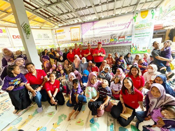 Swiss-Belhotel International Indonesia-Rumah Sakit Azra Kunjungi Yayasan Ramah Cerebral Palsy di Bogor