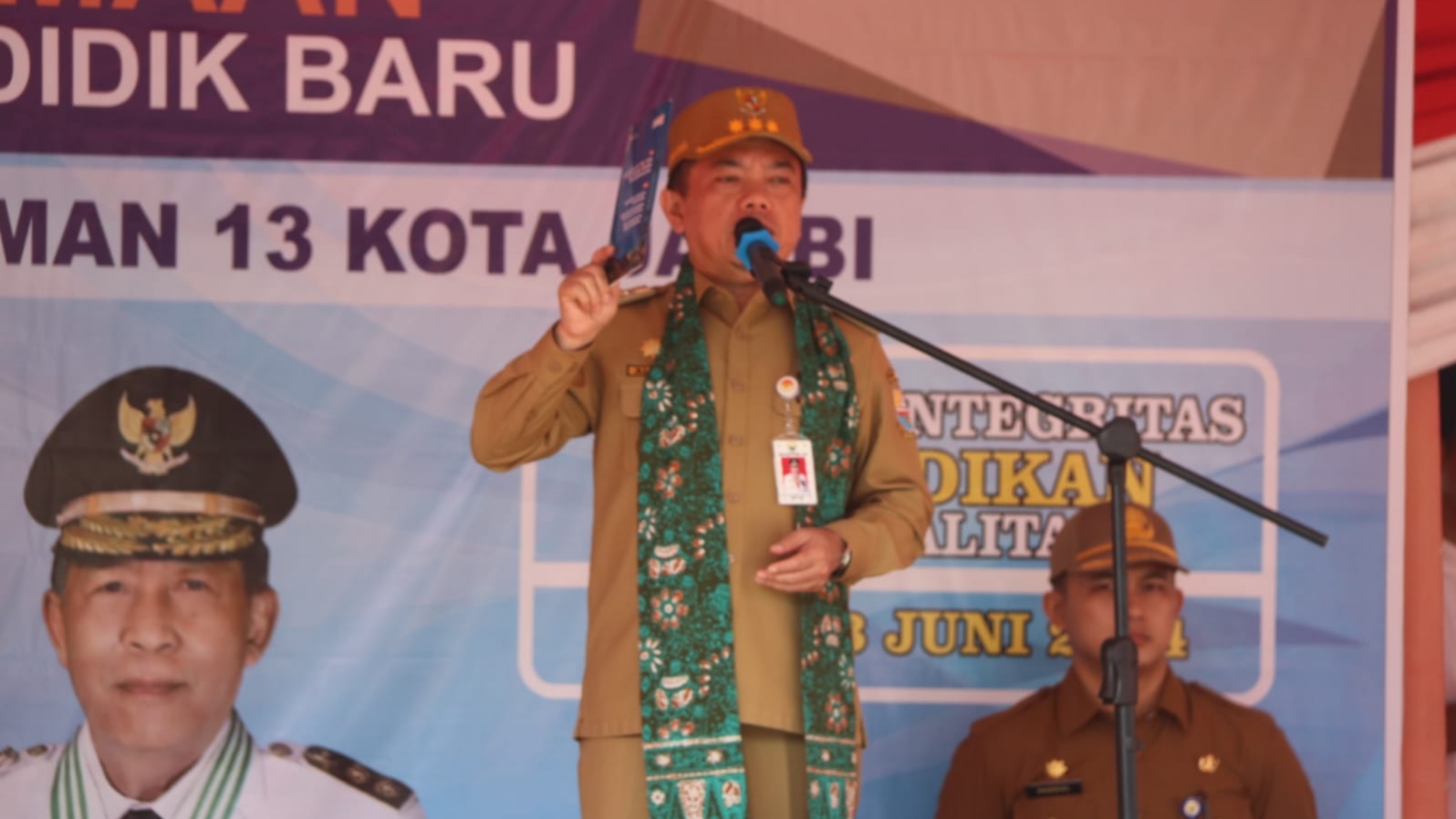 Gubernur Al Haris Tegaskan Pentingnya Integritas dan Komitmen Panitia PPDB 2024/2025