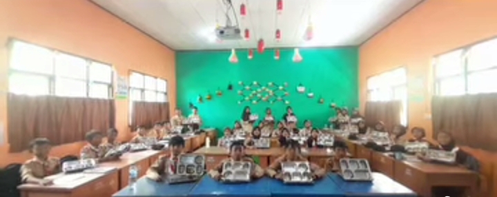 Mitra Makan Bergizi SPPG Seno Bakti Indonesia Disambut Hangat Siswa di Kayu Aro