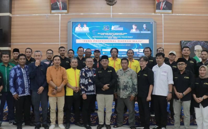 SMSI Tanjab Barat Resmi Dikukuhkan, Bupati Berharap SMSI Menjadi Mitra Strategis Pemda