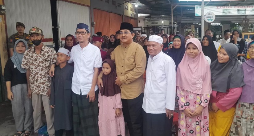 SMSI Tanjabbar Buka Bersama Ketua Dewan Pembina Anwar Sadat Sekaligus Bagikan Sembako untuk Janda dan Anak Yatim