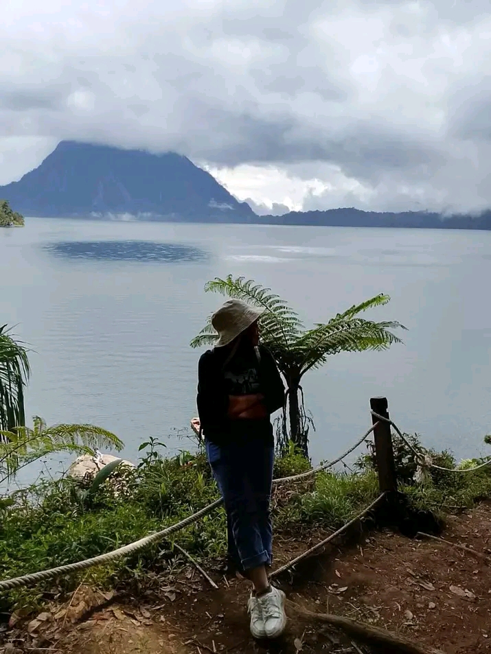 Pesona Danau Gunung Tujuh: Keindahan Alami yang Mempesona Wisatawan