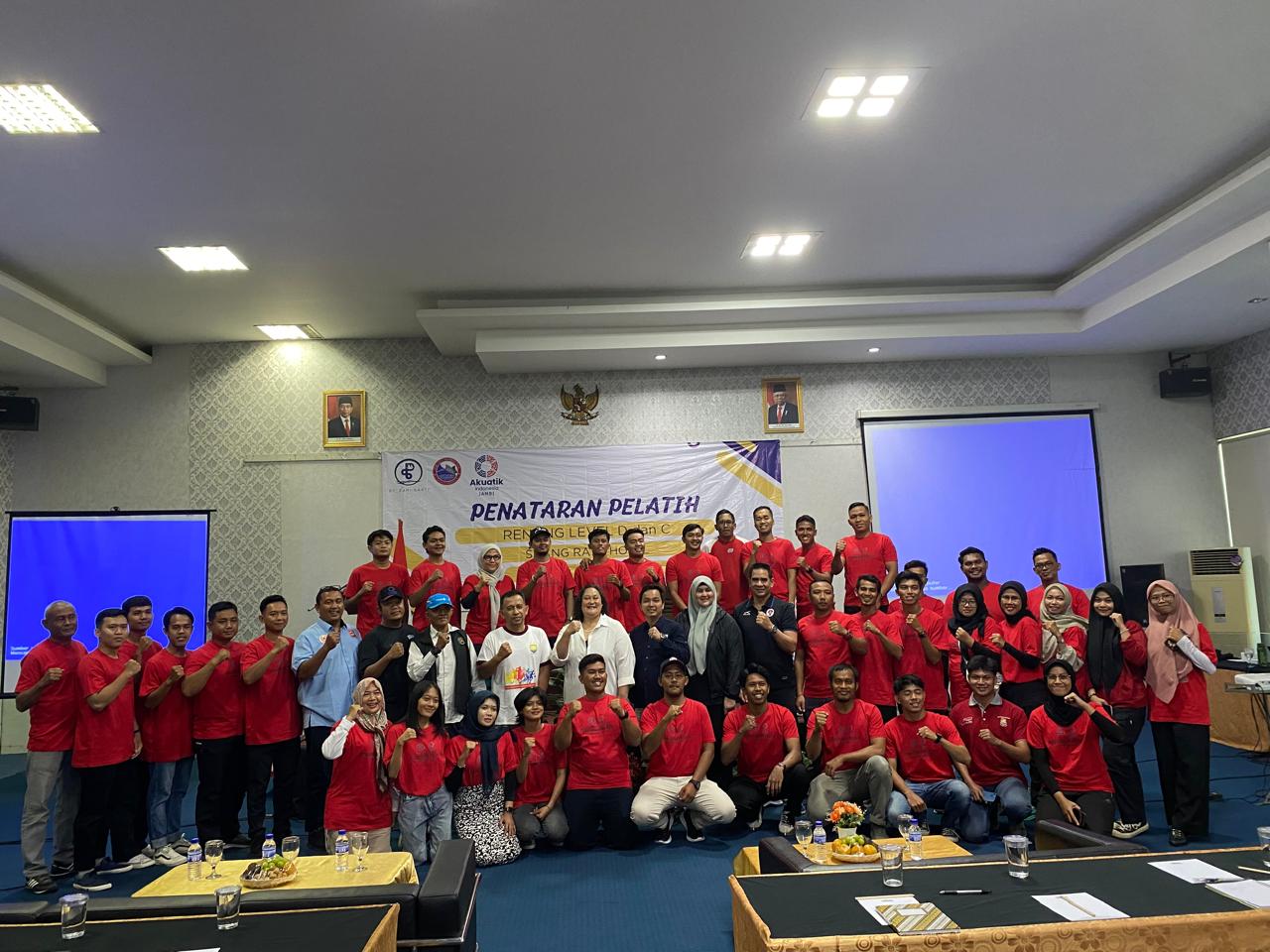 Dua Ratu Renang Kembali ke Jambi: Elfira dan Elsa Nasution Berikan Pelatihan Wasit dan Pelatih Renang