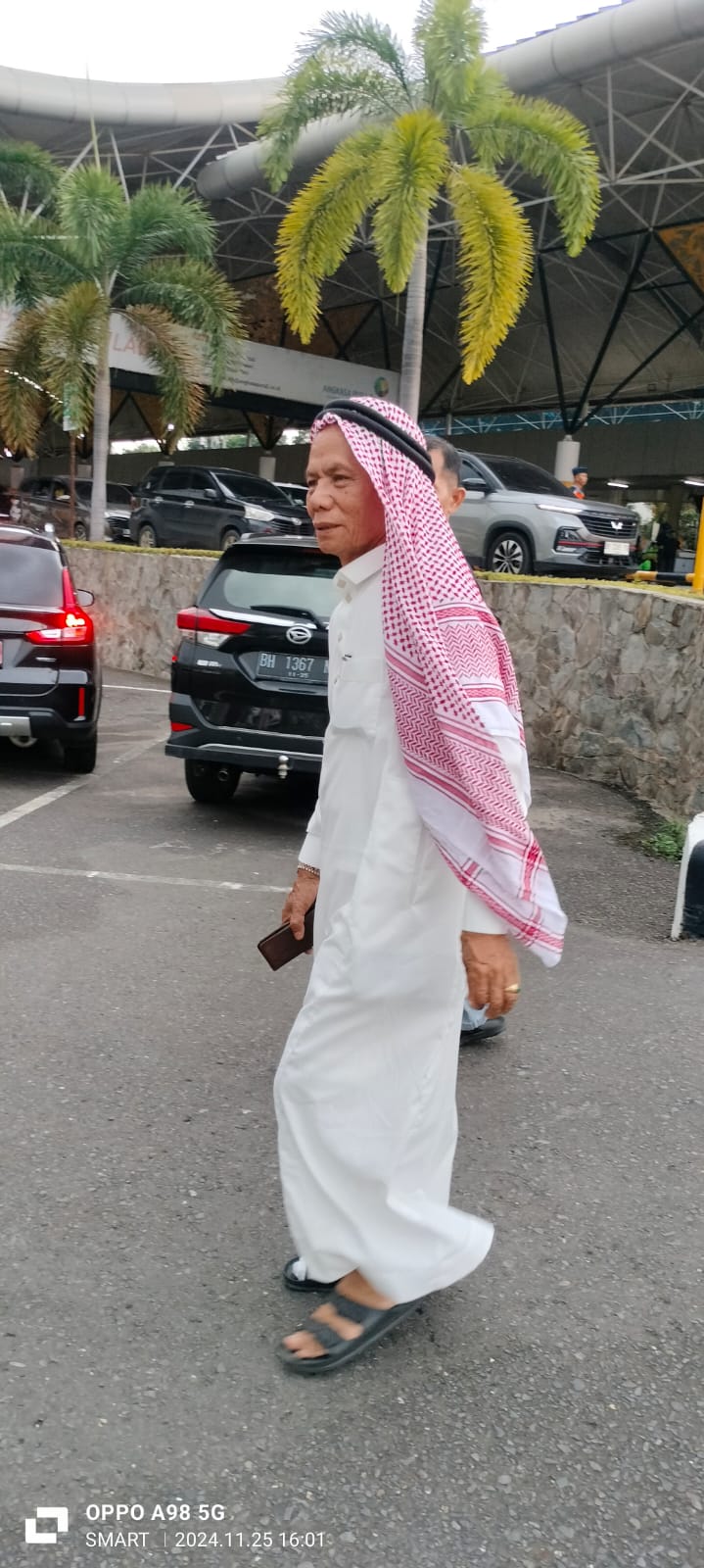 Ridwan Agus Pulang dari Tanah Suci, Haru dan Sukacita Sambut Kepulangannya