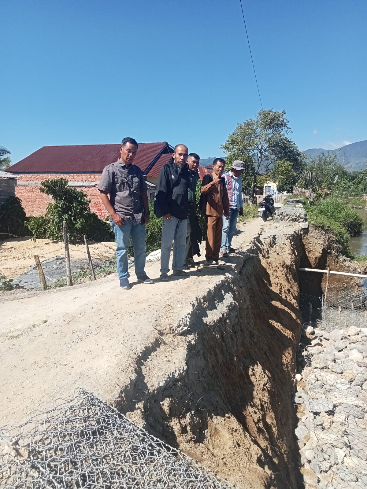 Jafrul Jafar Tinjau Proyek Geronjong di Koto Lanang, Masyarakat Harap Pembangunan Dilanjutkan ke Titik Rawan Banjir
