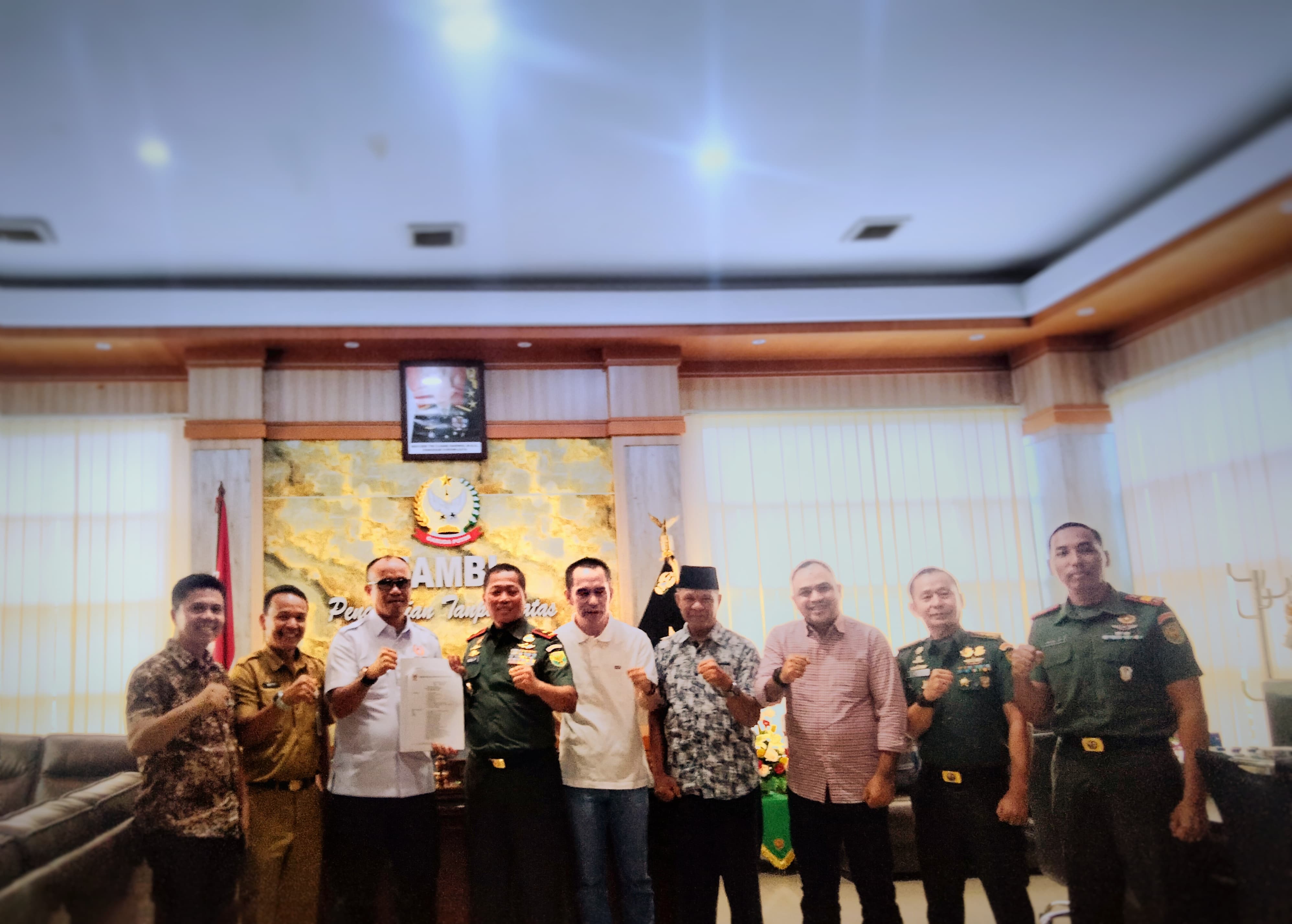 Pengurus KONI Provinsi Jambi Kunjungi Korem 042/Gapu, Bahas Sinkronisasi untuk Kemajuan Olahraga