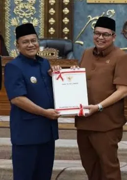 DPRD Kota Jambi Usulkan Seragam Gratis untuk Siswa SD dan SMP Negeri, Wali Kota Maulana Dukung Penuh